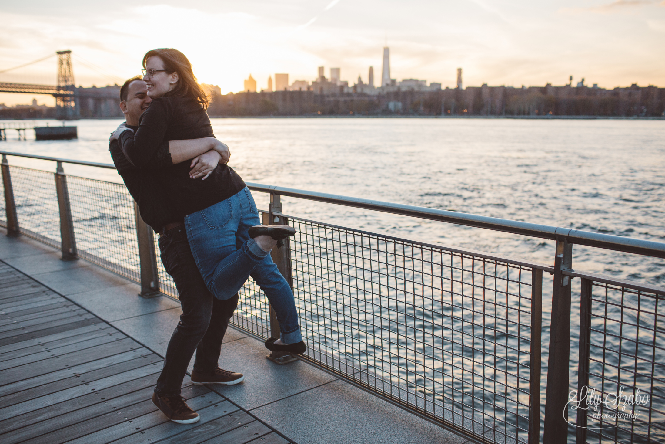 038-brooklyn-sunset-engagement-session